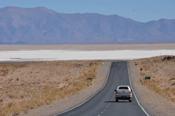 Chegando novamente às Salinas Grandes, no caminho para o Paso de Jama, entre Argentina e Chile